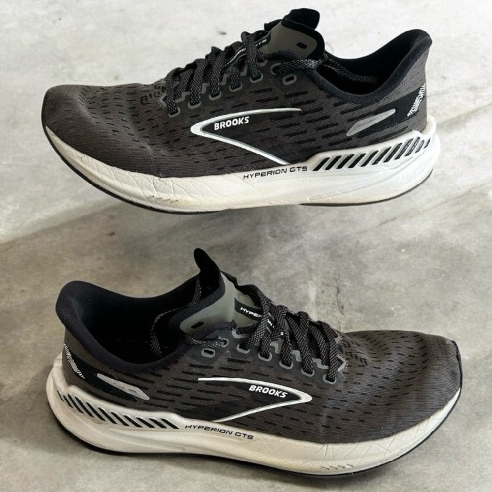 Brooks Womens Hyperion GTS running shoes Size 9 Black Used
